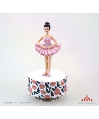 Bailarina con Base de Flores