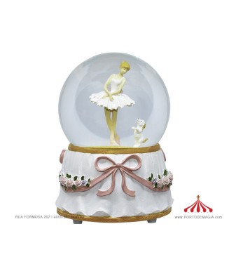 Musical Globe Ballerina...