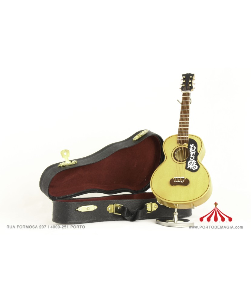 Guitarra Madeira com Música